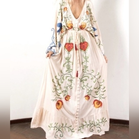 Beige and Red V-Neck Maxi Sundress with Bishop Sleeves - Picture 3 of 16